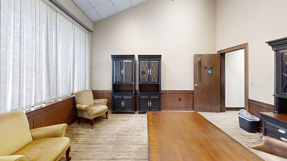 More Photos Of 8701 N Kelley Ave, Oklahoma City Office Residential For Sale