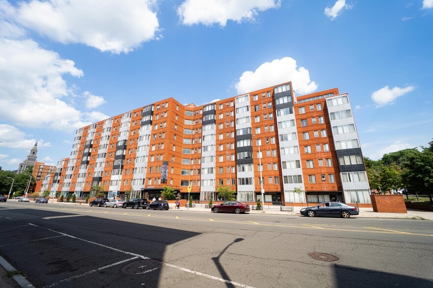 More Photos Of 250 Main St, Hartford Apartments For Lease