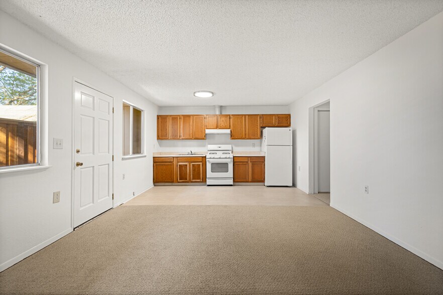 More Photos Of 611 Hendley St, Santa Rosa Apartments For Sale