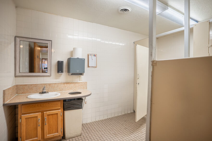 More Photos Of 545 Shoshone St S, Twin Falls Restaurant For Sale