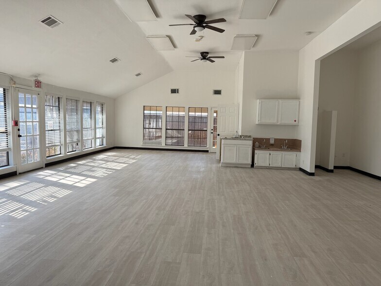 More Photos Of 1935 Old Denton Rd, Carrollton Daycare Center For Sale
