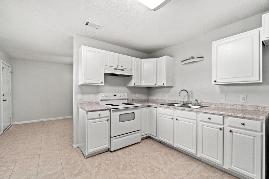 More Photos Of 248 Four Mile Rd, Freeport Apartments For Sale