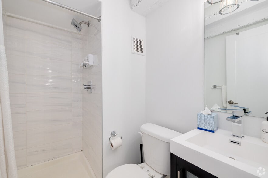 More Photos Of 220 S 47th St, Philadelphia Apartments For Lease