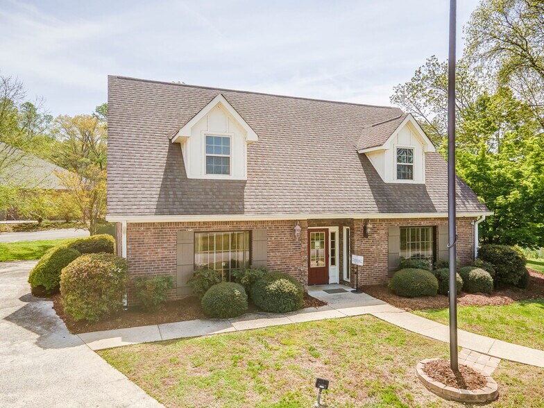 More Photos Of GA Hwy 136, LaFayette Bank For Sale