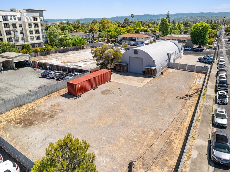 More Photos Of 65 Winslow St, Redwood City Warehouse For Sale