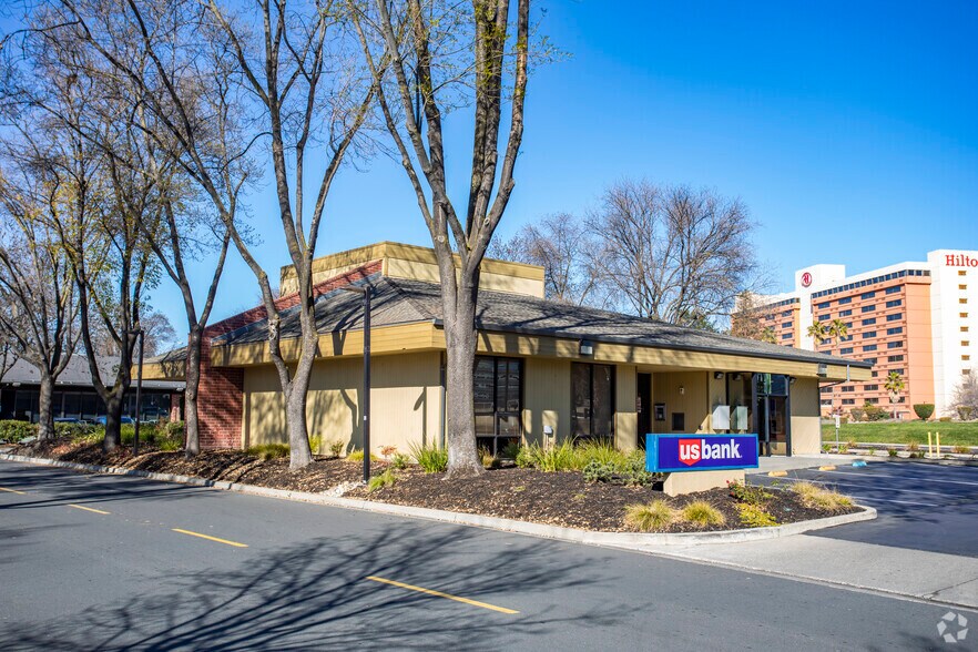 More Photos Of 1975 Diamond Blvd, Concord Unknown For Lease