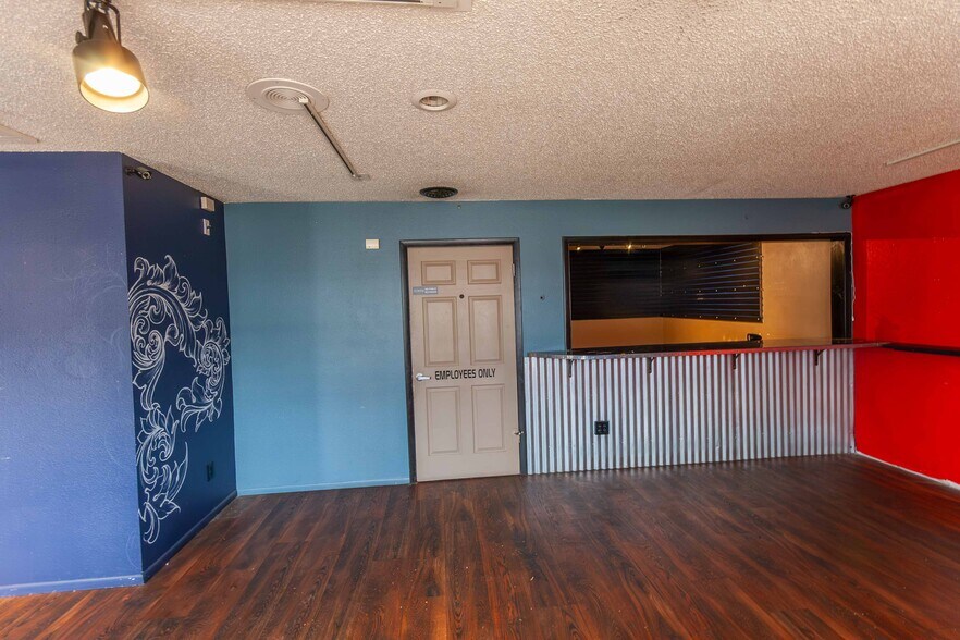 More Photos Of 1710 W Eisenhower Blvd, Loveland Storefront Retail Office For Lease