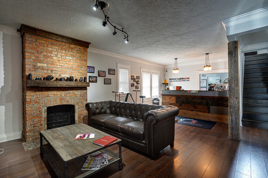More Photos Of 2605 Westwood Dr, Nashville Showroom For Sale