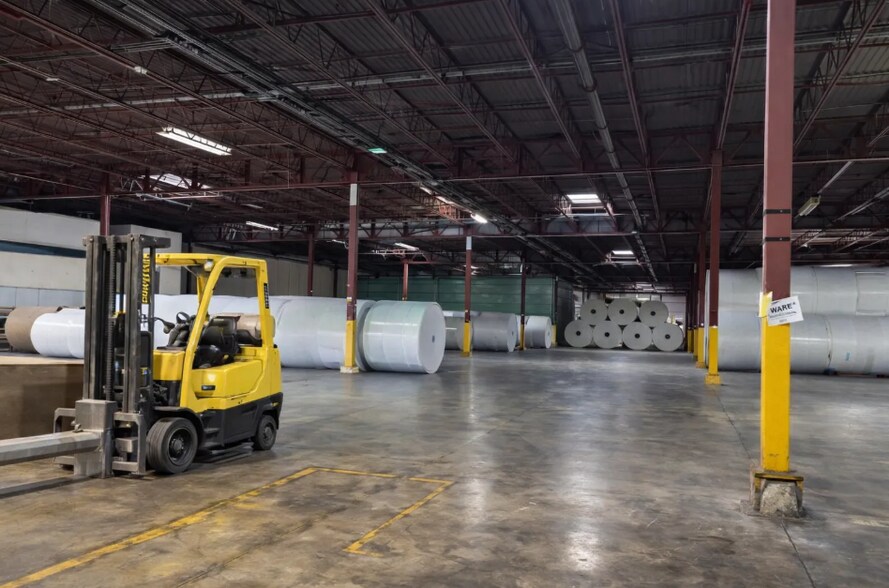 More Photos Of 800 S Gilbert St, Danville Warehouse For Lease