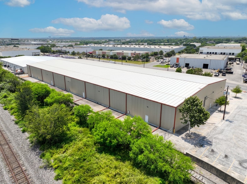 More Photos Of 9610 Ball St, San Antonio Industrial For Lease