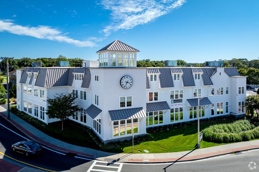 More Photos Of 20 Riverleigh Ave, Riverhead Medical For Lease