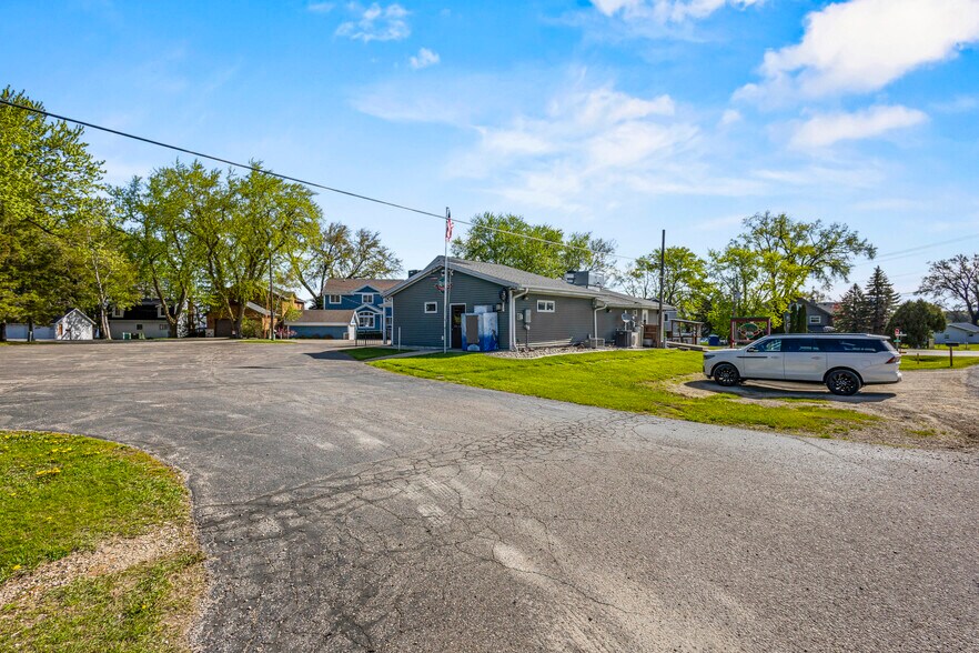 More Photos Of N4111 S Lakeshore Dr, Markesan Restaurant For Sale