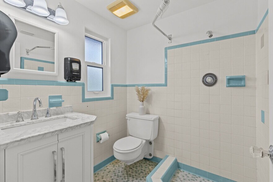 More Photos Of 1122 Omaha St, Palm Harbor Office Residential For Sale