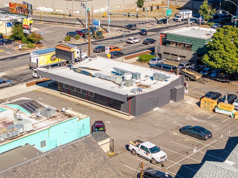 More Photos Of 652 E Broadway, Eugene Restaurant For Lease