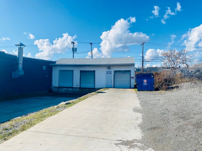 More Photos Of 812 E Ferry St, Buffalo Warehouse For Lease