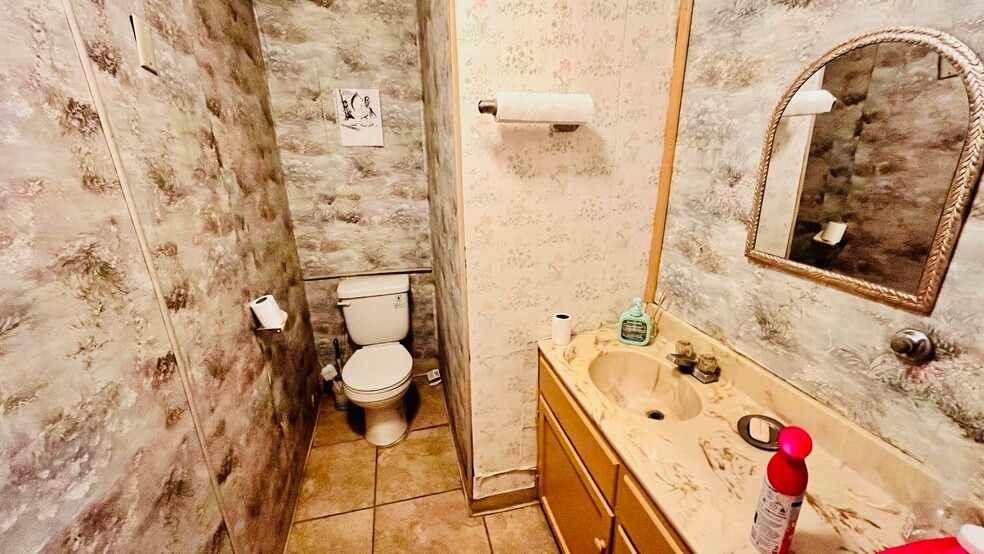 More Photos Of 12036 Bartlett Ave, Adelanto Office Residential For Sale