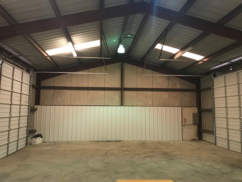 More Photos Of 728-739 Diamond Cut Dr, Corpus Christi Warehouse For Lease