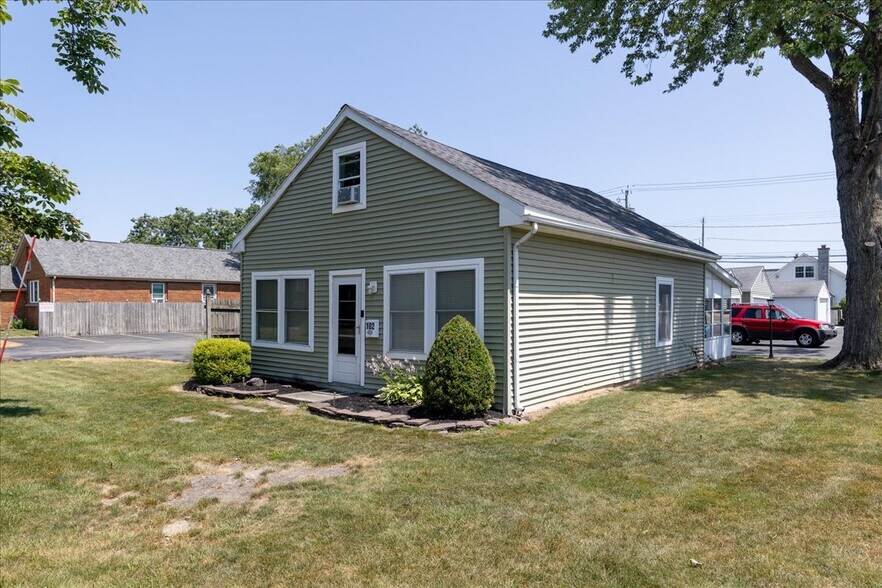 More Photos Of 7158 Transit Rd, Buffalo Freestanding For Sale