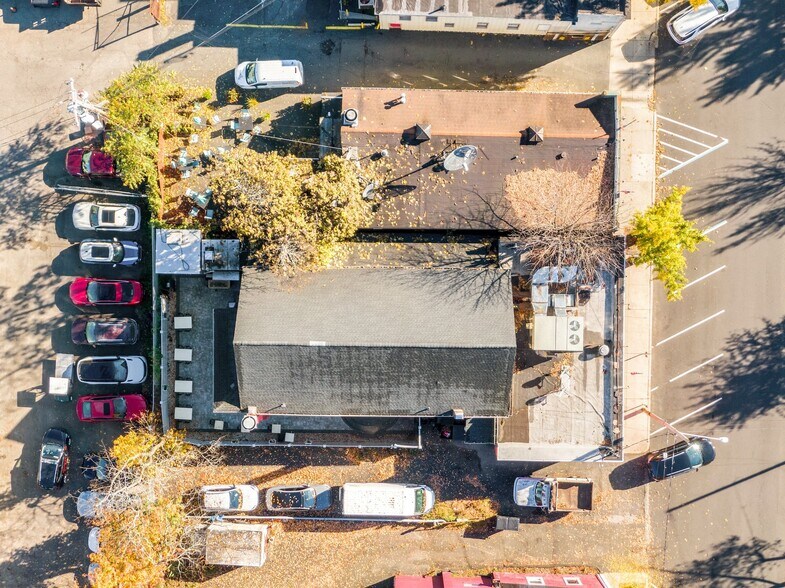 More Photos Of 33-35 W Central Ave, Pearl River Restaurant For Lease