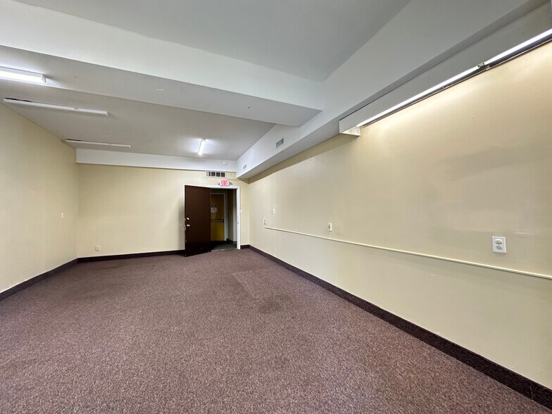 More Photos Of 1001 S 1st St, Fulton Apartments For Lease