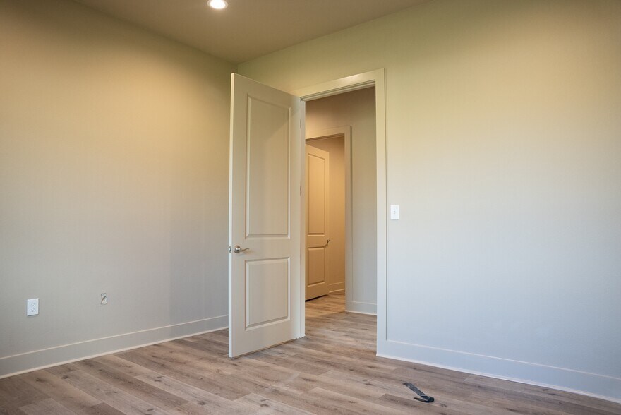 More Photos Of 8490 Industrial Pky, Beaumont Industrial For Lease