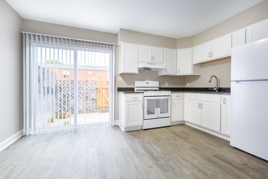 More Photos Of 5828 N Meadows Blvd, Columbus Apartments For Sale