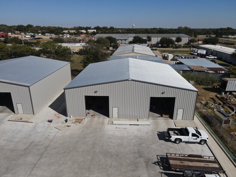 More Photos Of 510 Jealouse Way, Cedar Hill Distribution For Lease