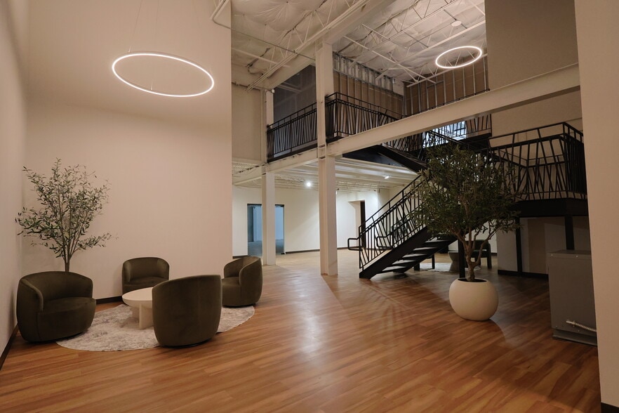More Photos Of 514 S Hall St, Dallas Office For Lease