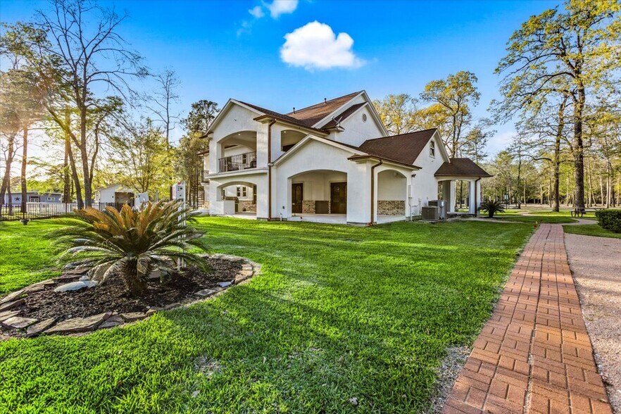 More Photos Of 8811 West Ln, Magnolia Office For Sale