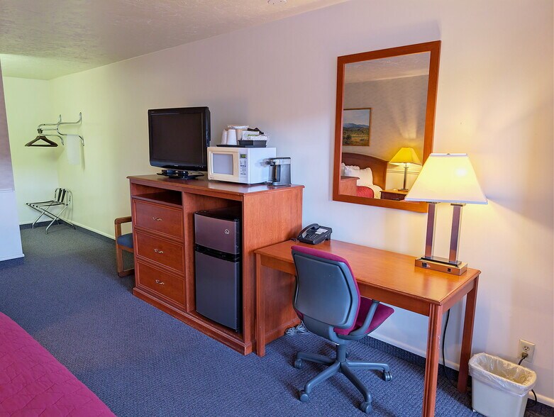 More Photos Of 145 N Main St, Manti Hotel For Sale