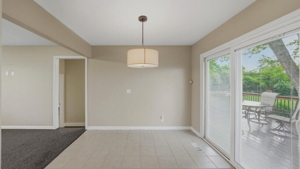 More Photos Of 2450 NW Lowenstein Dr, Lee's Summit Flex For Sale