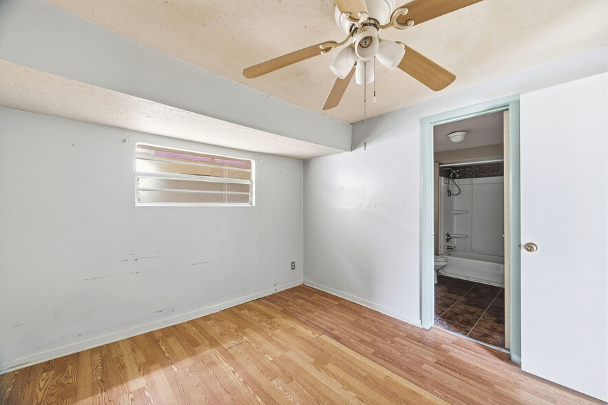 More Photos Of 927 Yale St N, Saint Petersburg Multifamily For Sale