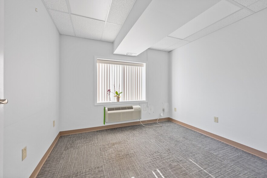 More Photos Of 350 S Main St, Cheshire Medical For Sale