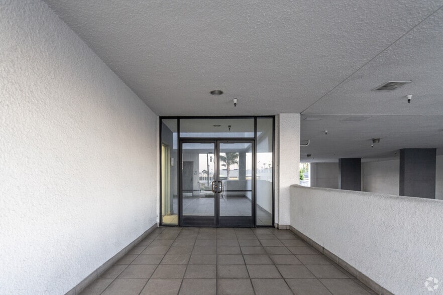More Photos Of 5155 W Rosecrans Ave, Hawthorne Loft Creative Space For Sale