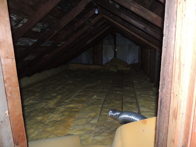 More Photos Of 726 Valley Rd, Menasha Bar For Sale