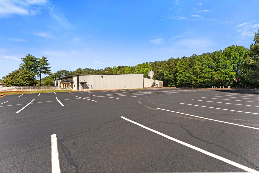 More Photos Of 154 Industrial Park Cir, Lawrenceville Warehouse For Lease