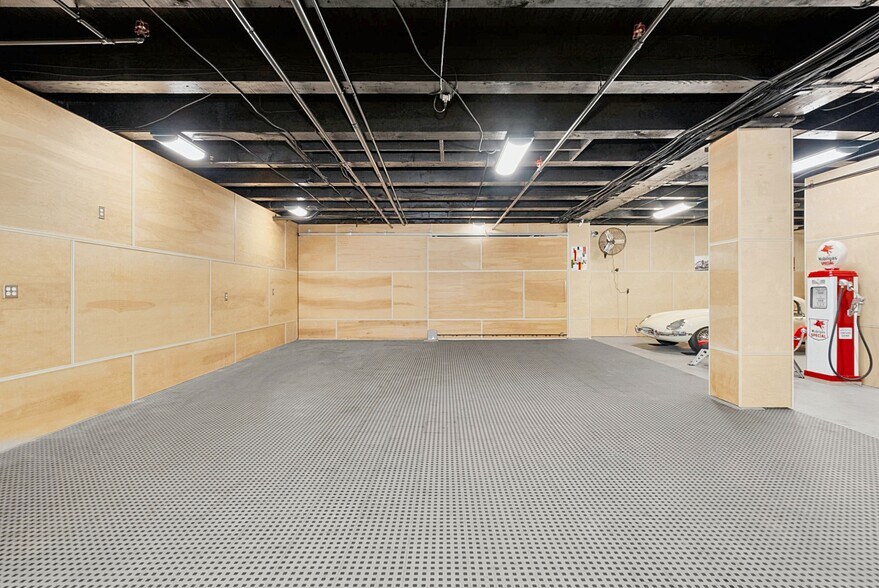 More Photos Of 933 Market St, Tacoma Storefront For Sale