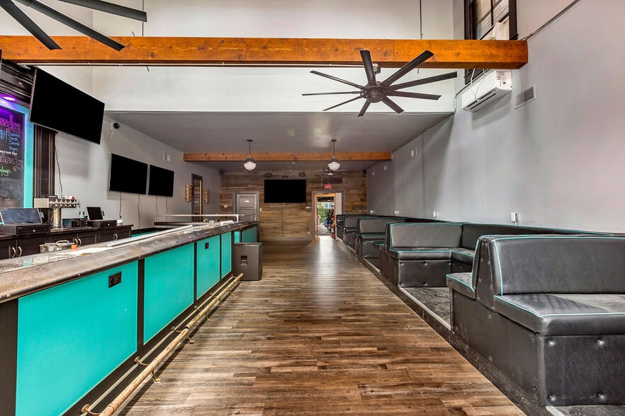 More Photos Of 4034 Hamilton Ave, Cincinnati Storefront Retail Office For Sale