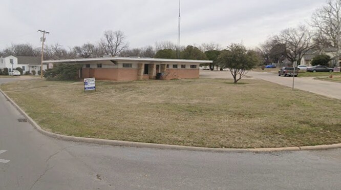 More Photos Of 801-809 NW Pershing Dr, Lawton Medical For Sale