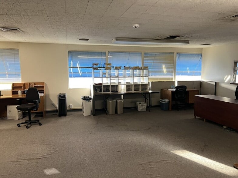 More Photos Of 840 N Birch St, Santa Ana Office For Sale