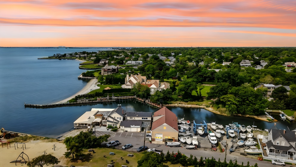 More Photos Of 24 Cottage Ave, Bay Shore Marina For Sale