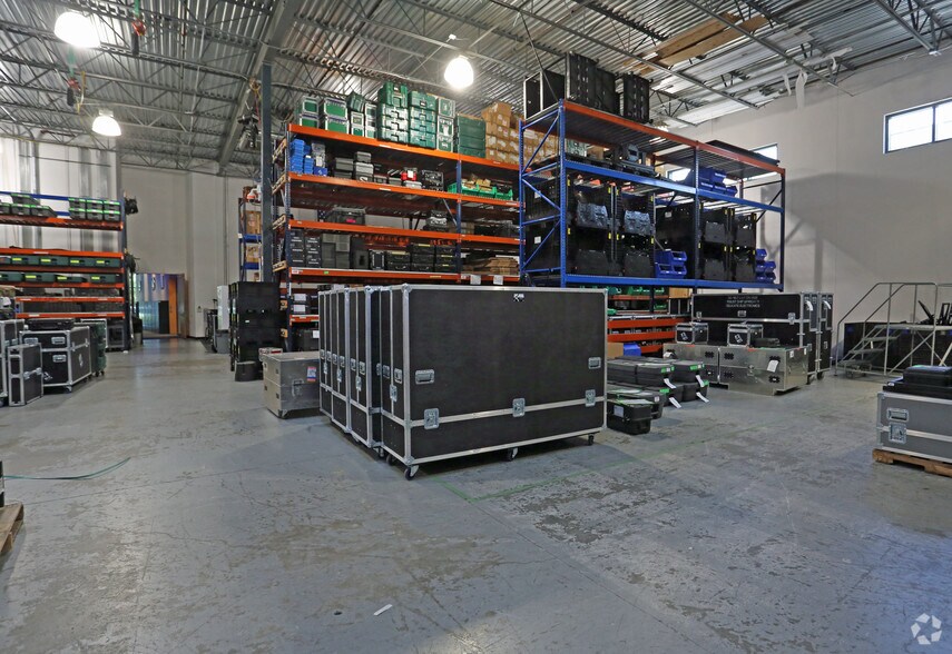 More Photos Of 16503 Air Center Blvd, Houston Unknown For Lease