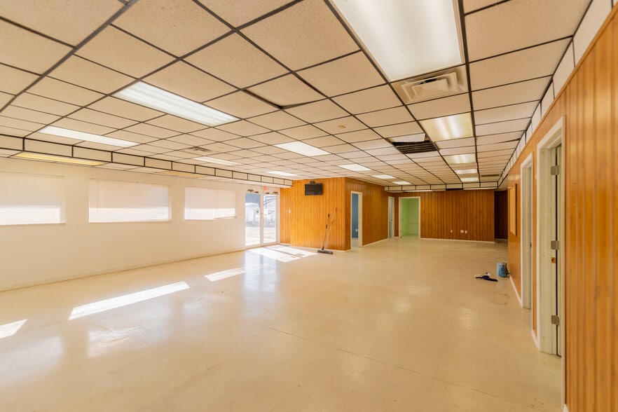 More Photos Of 2012 S Main St, Stillwater Medical For Sale