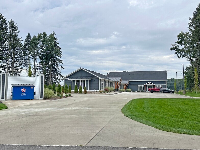 More Photos Of 6134 Northland NE dr, Belmont Office For Sale