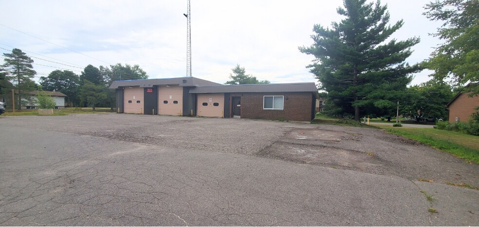 Primary Photo Of 7010 Parkway Rd, Greely Flex For Sale