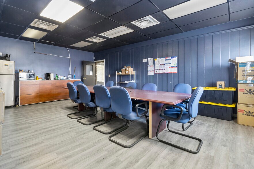 More Photos Of 8502 E 30th St, Indianapolis Warehouse For Sale