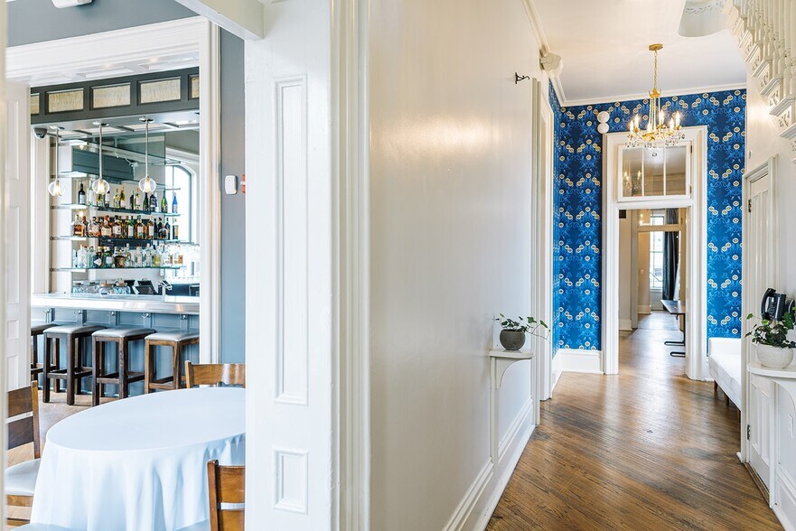 More Photos Of 403 N Walnut St, Bloomington General Retail For Sale