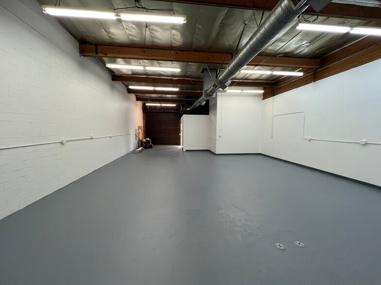 More Photos Of 7401 Laurel Canyon Blvd, North Hollywood Warehouse For Lease