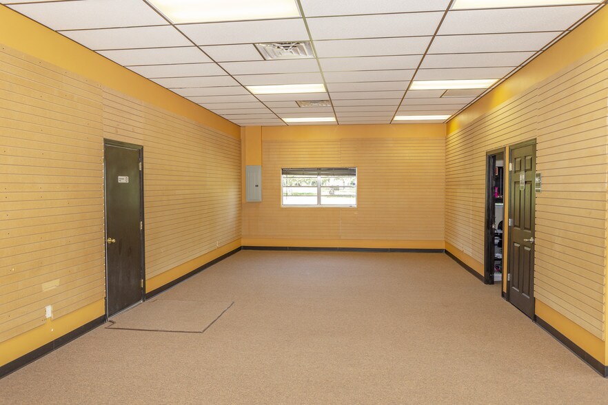 More Photos Of 2211 E Norvell Bryant Hwy, Hernando Freestanding For Sale