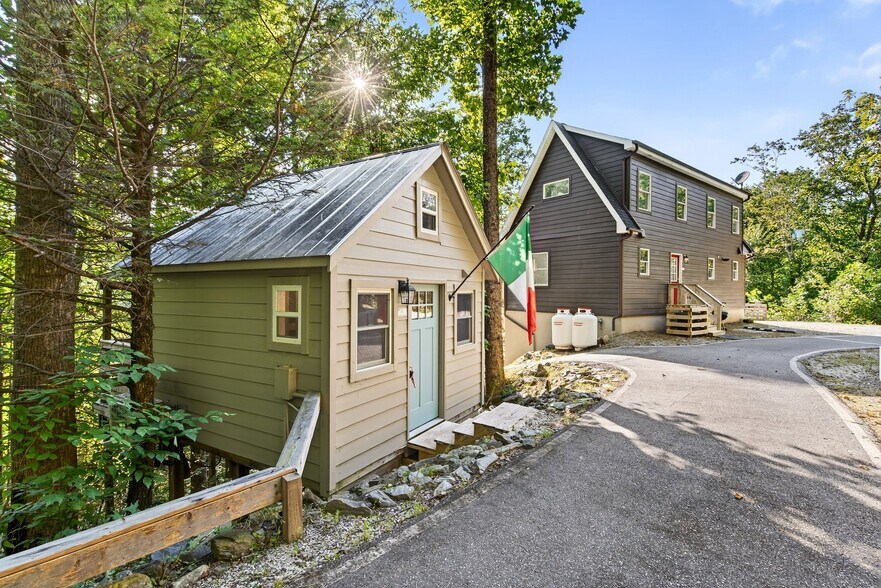 More Photos Of 8026 Buck Creek Rd, Marion Apartments For Sale